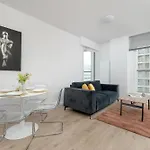 アパート Sokolska Center With Parking And Access To Gym And Sauna By Renters