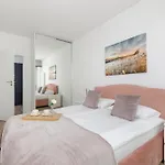 Sokolska Center With Parking And Access To Gym And Sauna By Renters アパート カトヴィツェ