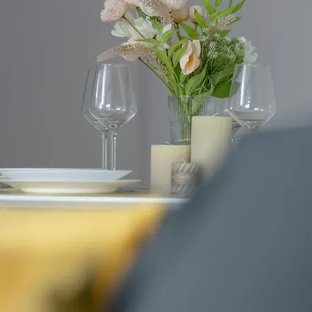 Spacious With Parking And Access To Gym And Sauna By Renters *