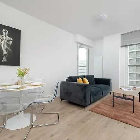 Apartamento Spacious With Parking And Access To Gym And Sauna By Renters