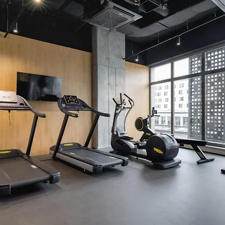 Spacious With Parking And Access To Gym And Sauna By Renters Apartamento