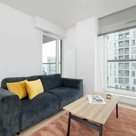 Apartment Spacious With Parking And Access To Gym And Sauna By Renters *