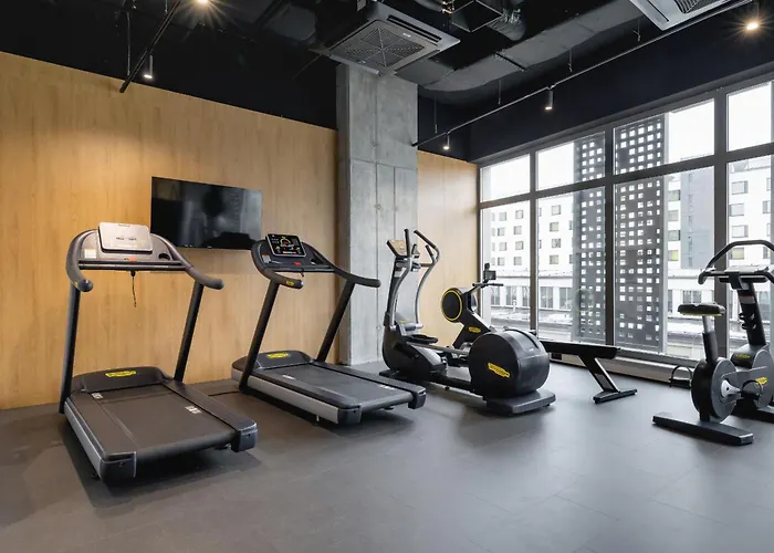 Sokolska Center With Parking And Access To Gym And Sauna By Renters 아파트
